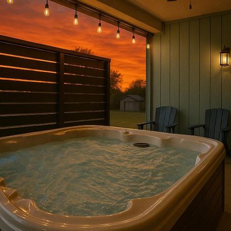 Modern Pigeon Forge Gem Near Dollywood, Gatlinburg & Smokies - 2 Mins To Pkwy & Strip, Hot Tub, Fire Pit, Cable, Hi-Speed Wifi Vila Exterior foto