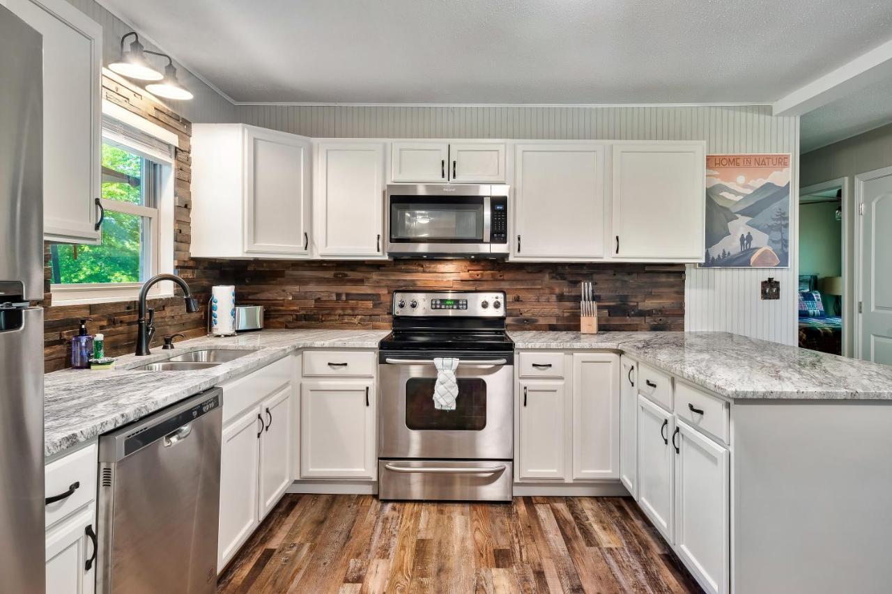 Modern Pigeon Forge Gem Near Dollywood, Gatlinburg & Smokies - 2 Mins To Pkwy & Strip, Hot Tub, Fire Pit, Cable, Hi-Speed Wifi Vila Exterior foto