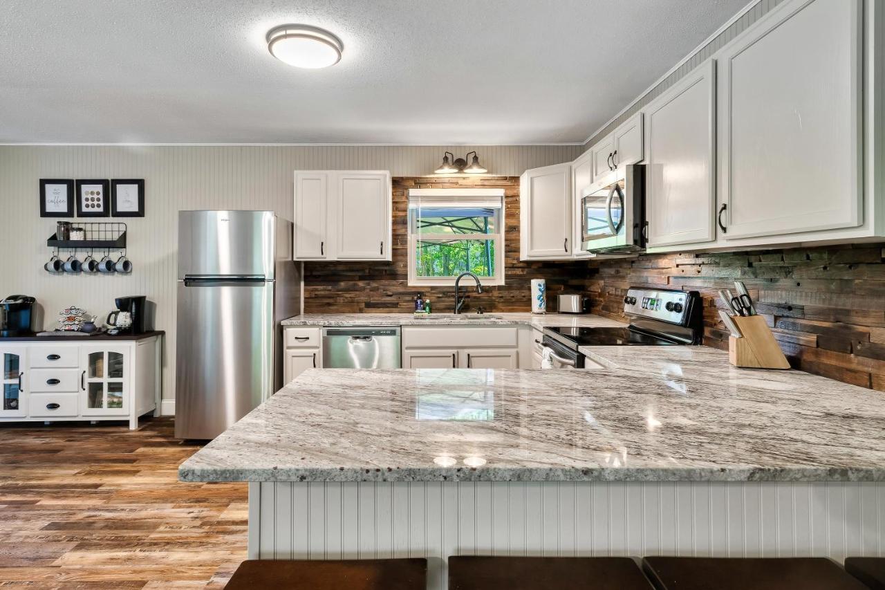 Modern Pigeon Forge Gem Near Dollywood, Gatlinburg & Smokies - 2 Mins To Pkwy & Strip, Hot Tub, Fire Pit, Cable, Hi-Speed Wifi Vila Exterior foto
