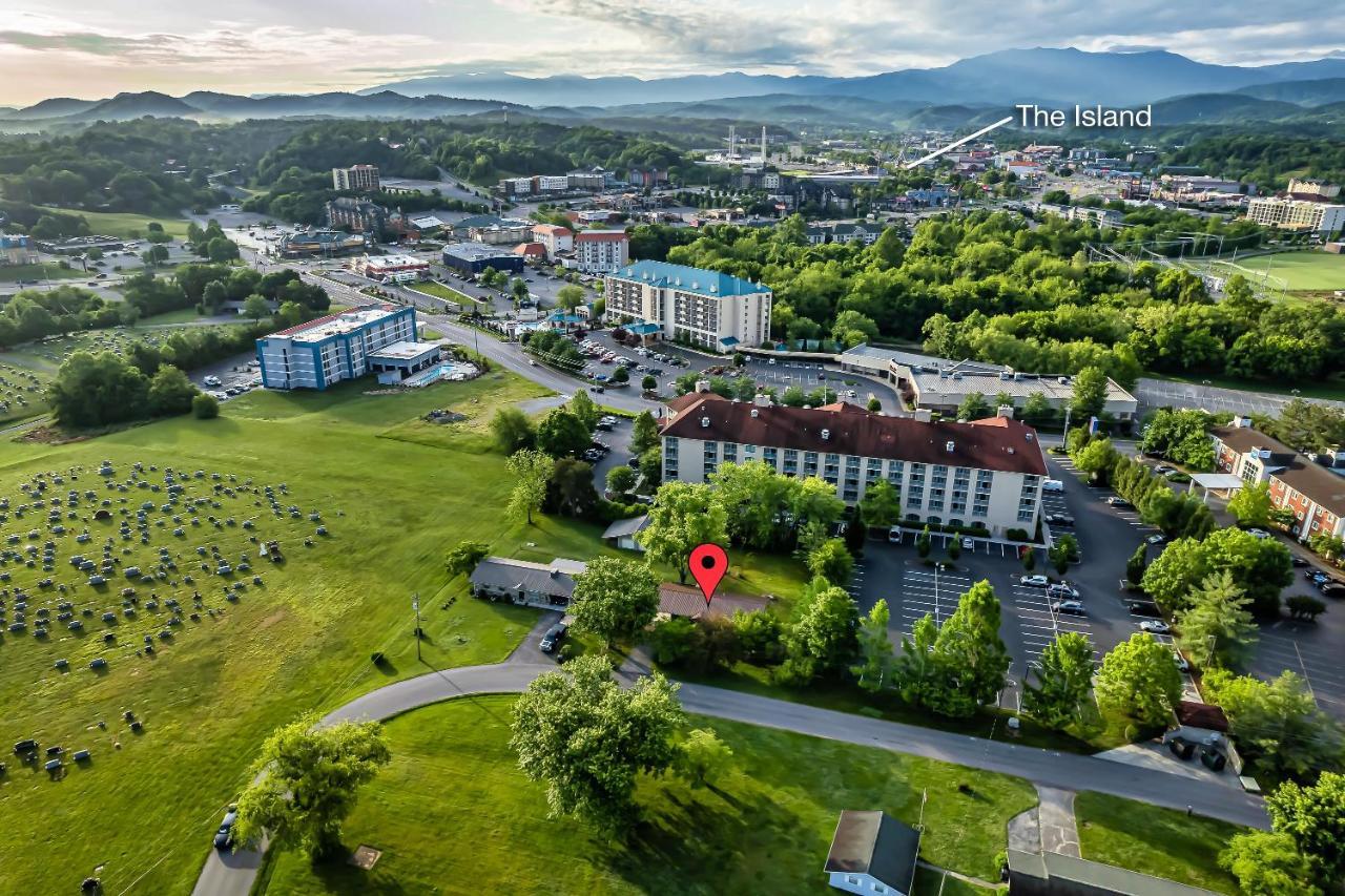 Modern Pigeon Forge Gem Near Dollywood, Gatlinburg & Smokies - 2 Mins To Pkwy & Strip, Hot Tub, Fire Pit, Cable, Hi-Speed Wifi Vila Exterior foto
